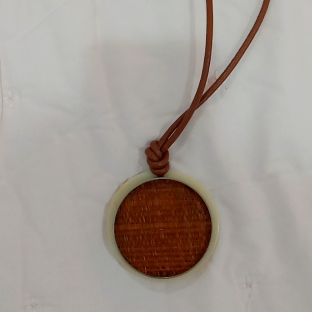 Accessory / Leather Neckace